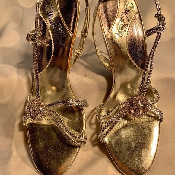 WILD ROSE SILVER DRESS SANDALS 4” HEELS 7.5 - Picture 2 of 8
